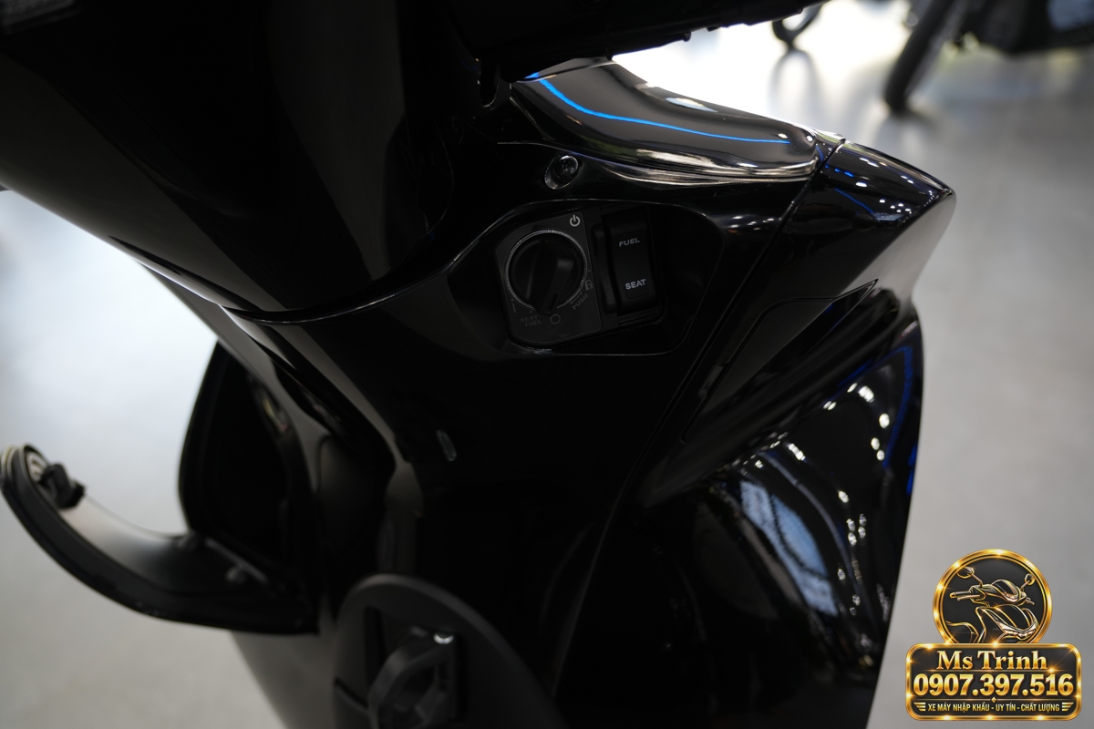 Honda SH150i Ý đen bóng 2027 tại Hải Phòng - Sơn bóng lịch sự, tiện ích cho mỗi ngày