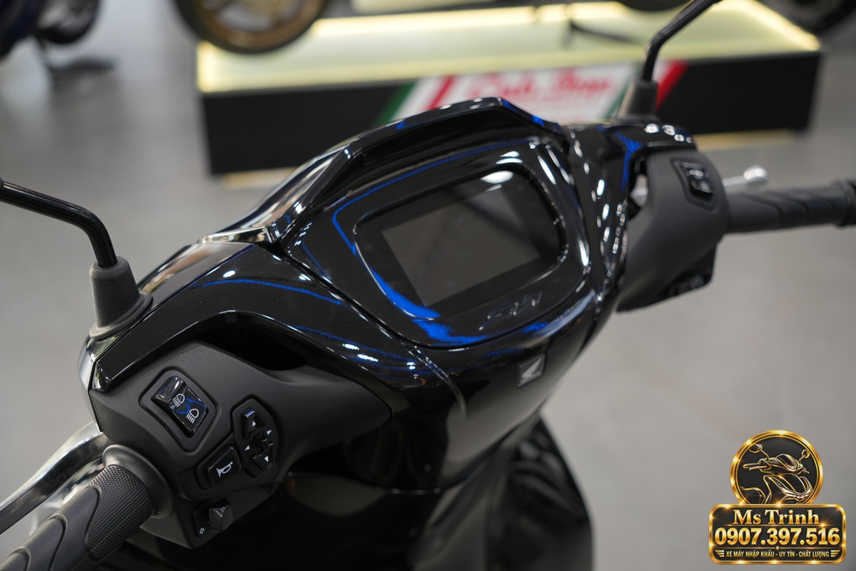 Honda SH150i Ý đen bóng 2027 tại Hải Phòng - Sơn bóng lịch sự, tiện ích cho mỗi ngày