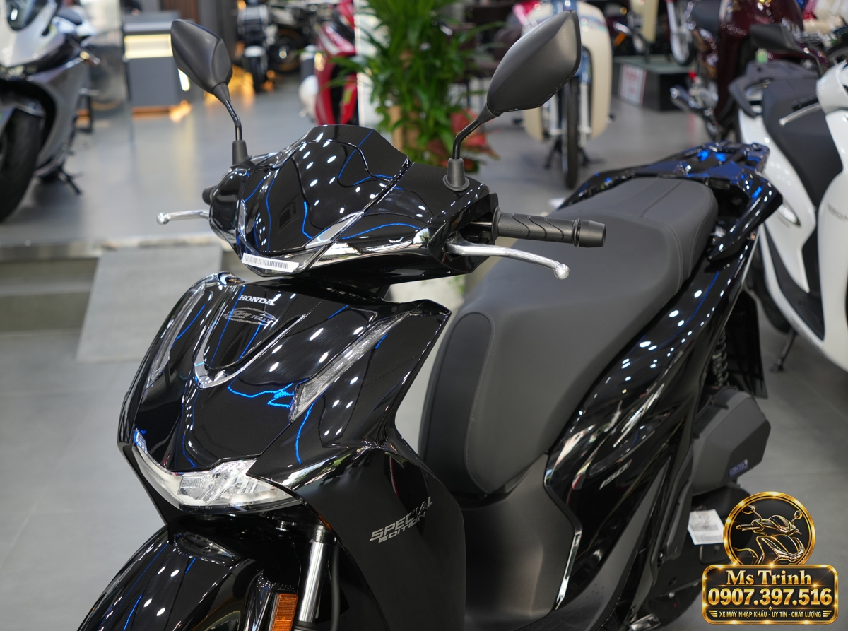 Honda SH150i Ý đen bóng 2027 tại Hải Phòng - Sơn bóng lịch sự, tiện ích cho mỗi ngày