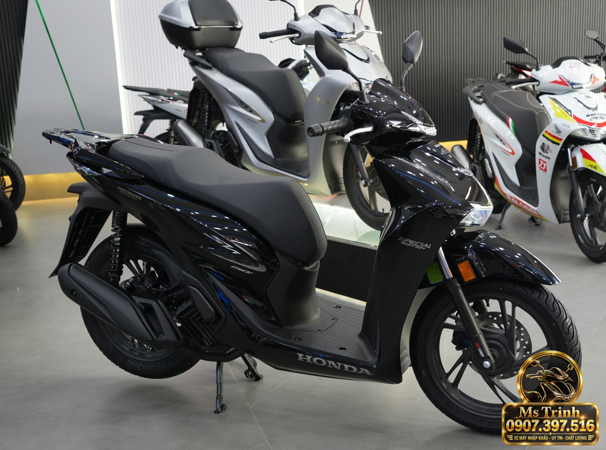 Honda SH150i Ý đen bóng 2027 tại Hải Phòng - Sơn bóng lịch sự, tiện ích cho mỗi ngày