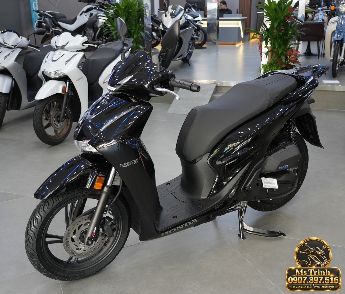 Honda SH150i Ý đen bóng 2027 tại Hải Phòng - Sơn bóng lịch sự, tiện ích cho mỗi ngày