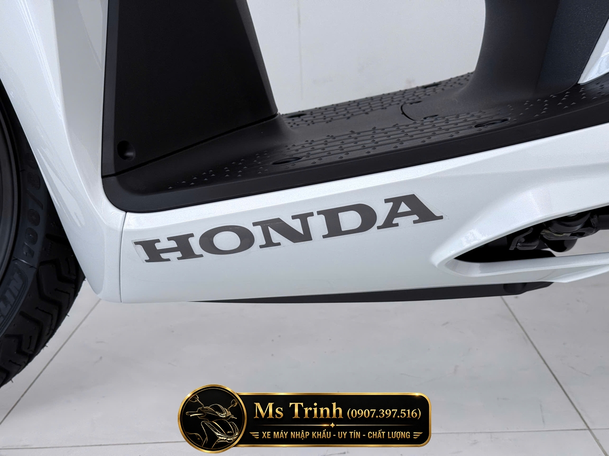 Honda SH150i Special Edition Standard nhập HMR Ý màu trắng tại Hải Phòng: Giá trị nằm trong từng chi tiết nguyên bản