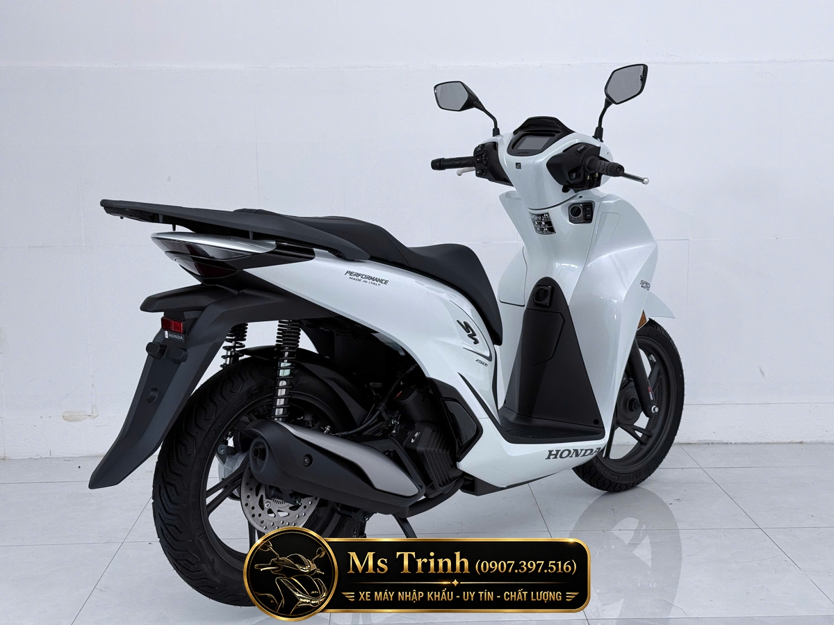 Honda SH150i Special Edition Standard nhập HMR Ý màu trắng tại Hải Phòng: Giá trị nằm trong từng chi tiết nguyên bản