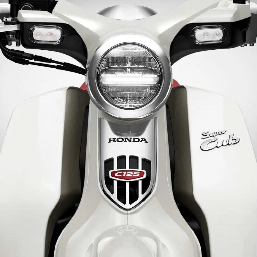 Honda Super Cub 125 Custom Edition Thái Lan 2025 màu trắng tại Hải Phòng