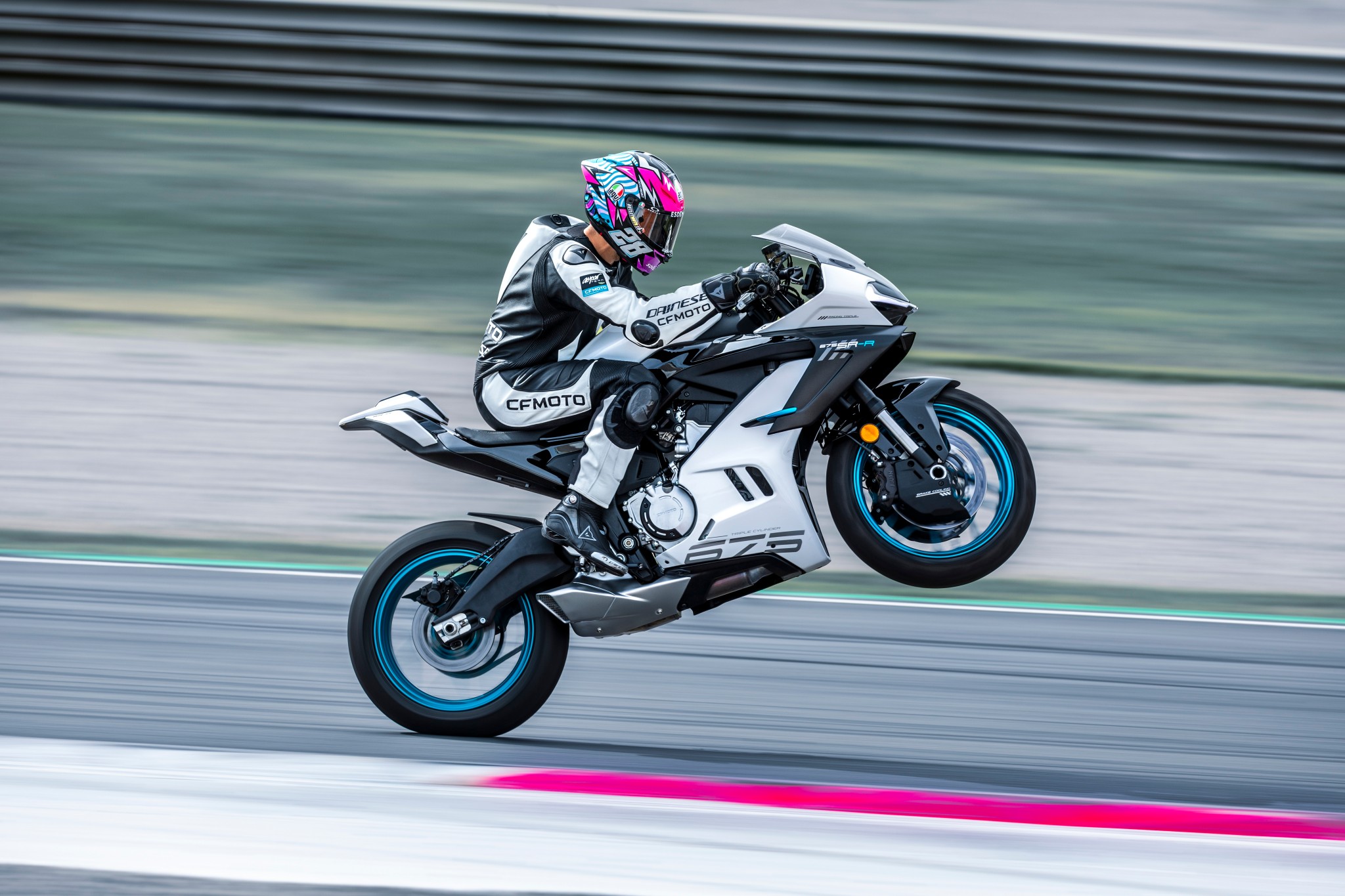 CF Moto 675SR-R 2025 3 Xi Lanh Ngang, Siêu Thể Thao, Giá Rẻ tại Hải Phòng