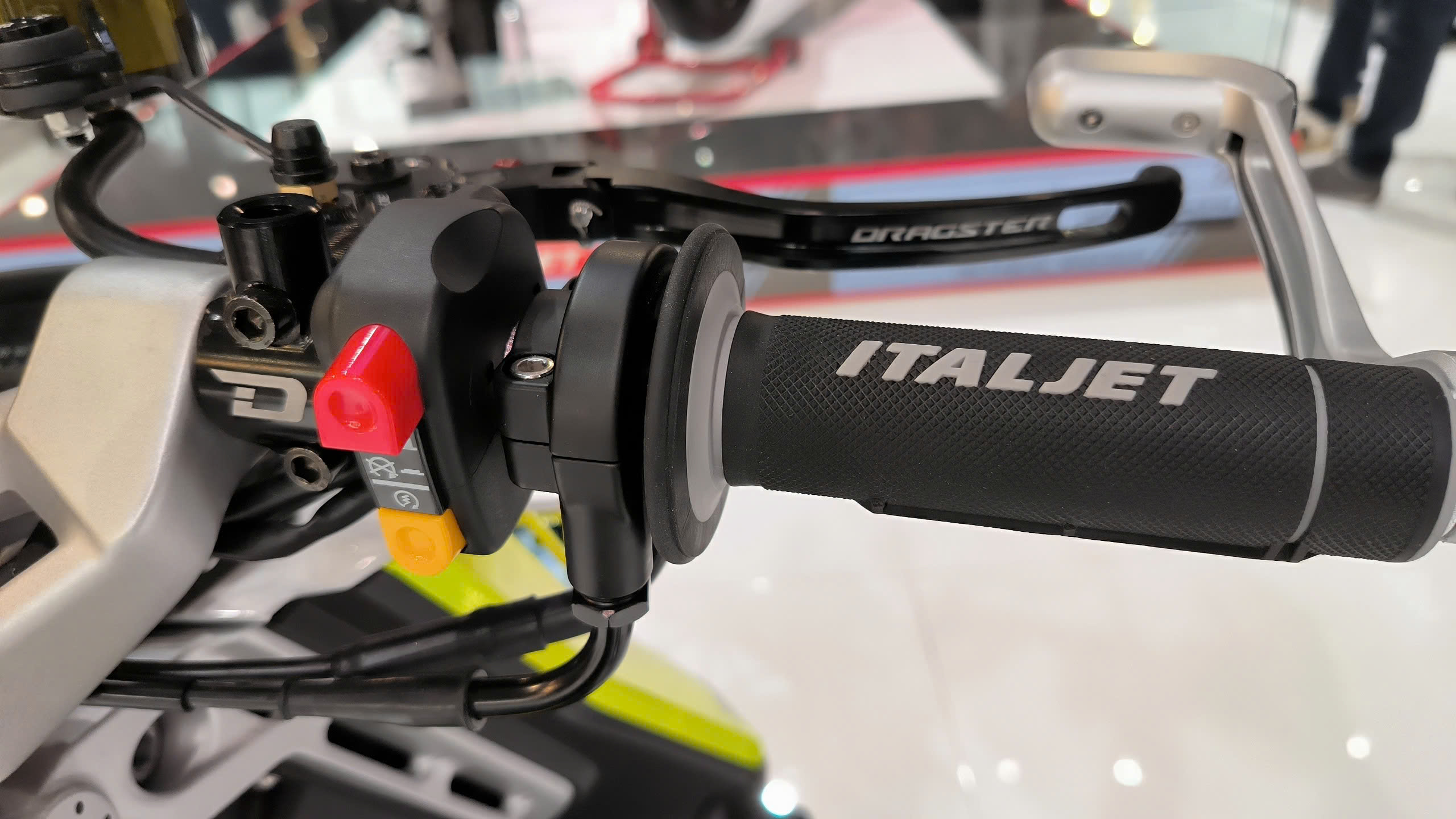 Italjet Dragster 300, Xe Tay Ga Thể Thao Thương Hiệu Từ Italy tại Hải Phòng