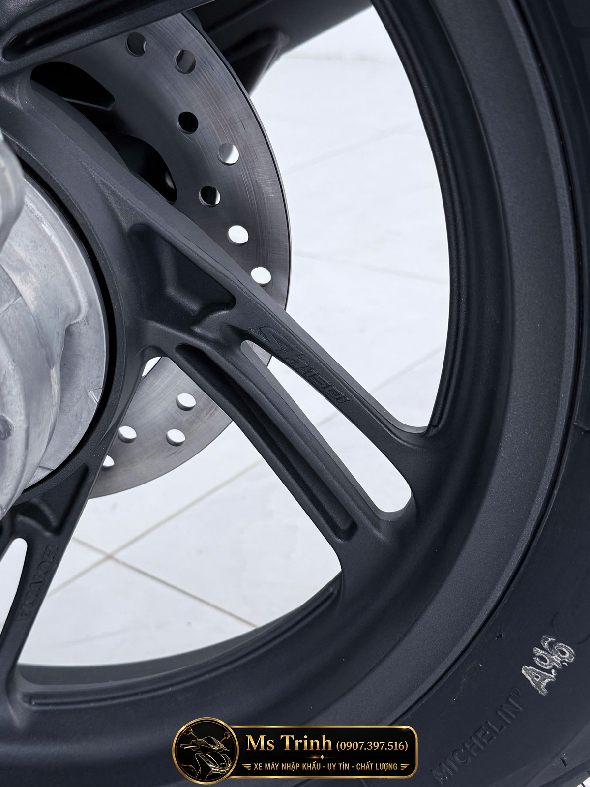 Bộ mâm Honda SH150i Special Edition với dòng chữ SH150i đúc trực tiếp