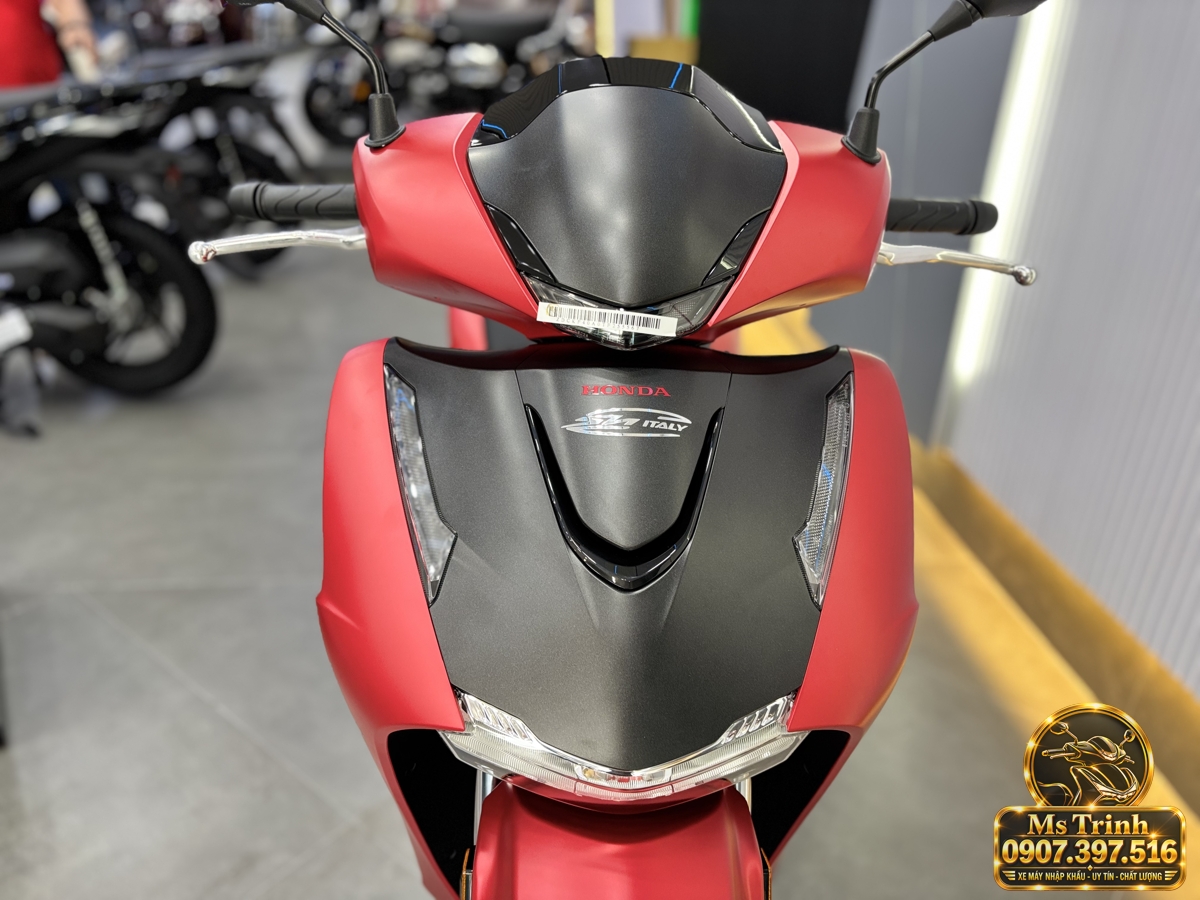 Ảnh thực tế xe SH150i Ý màu đỏ đời 2027 trong bộ sưu tập hình tại CubShop Premium